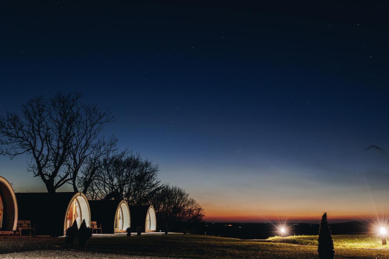 North Coast 9 Glamping Hotel Capecastle ภายนอก รูปภาพ